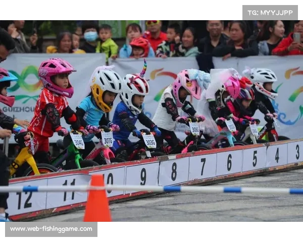 赤水站儿童滑步车联赛同步举行 趣味项目引领低龄家庭共同参与欢乐时光