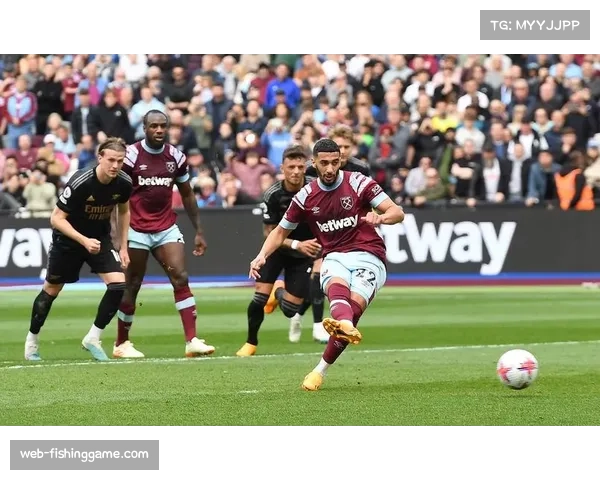 英超球迷文化观察:西汉姆联客场助威声浪撼动老特拉福德 英超球迷文化观察:西汉姆联客场助威声浪撼动老特拉福德